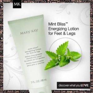 Mary Kay Mint Bliss Energizing Lotion for feet leg